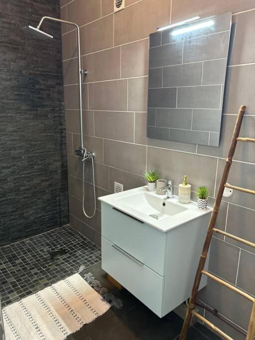 Appartement A 2 Pas De La Plage De Terre Sainte Kültér fotó